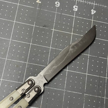 Load image into Gallery viewer, Revolution v2 W2/hamon Bowie - Ghost Jade G10 inserts