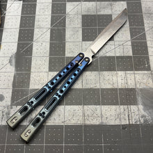 Load image into Gallery viewer, BCv2 - Blue Fade Ano - Tanto - Production Blade